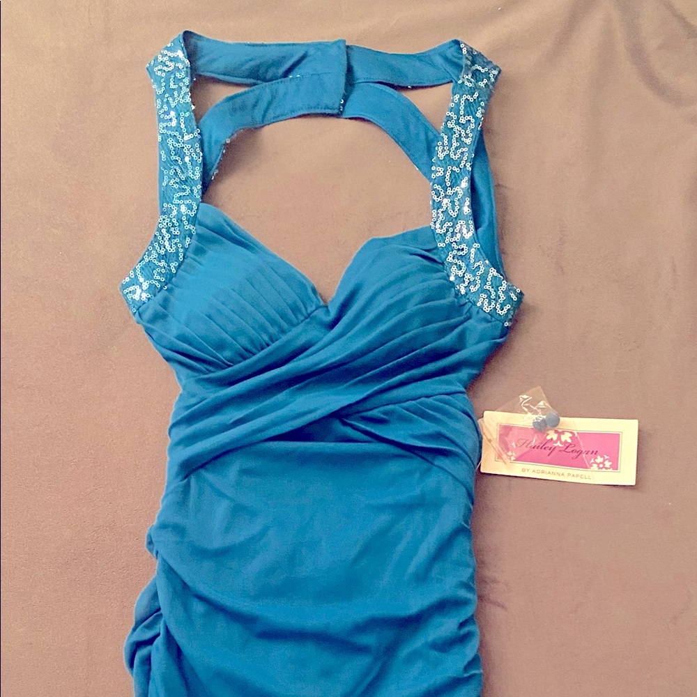 Slim fitting, scrunchy dress